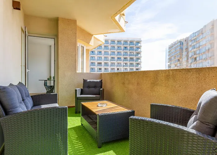 Oasis With Terrace And Sea Views With Rooftop Pool